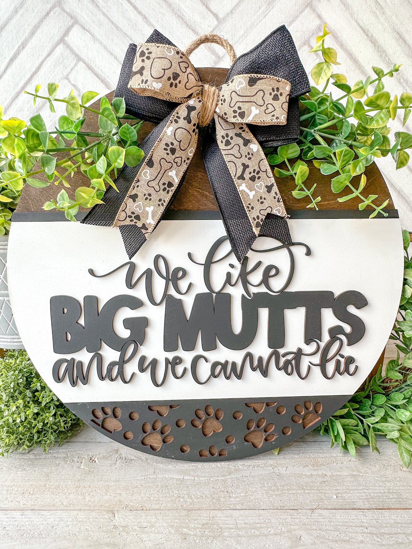 We like big mutts door round