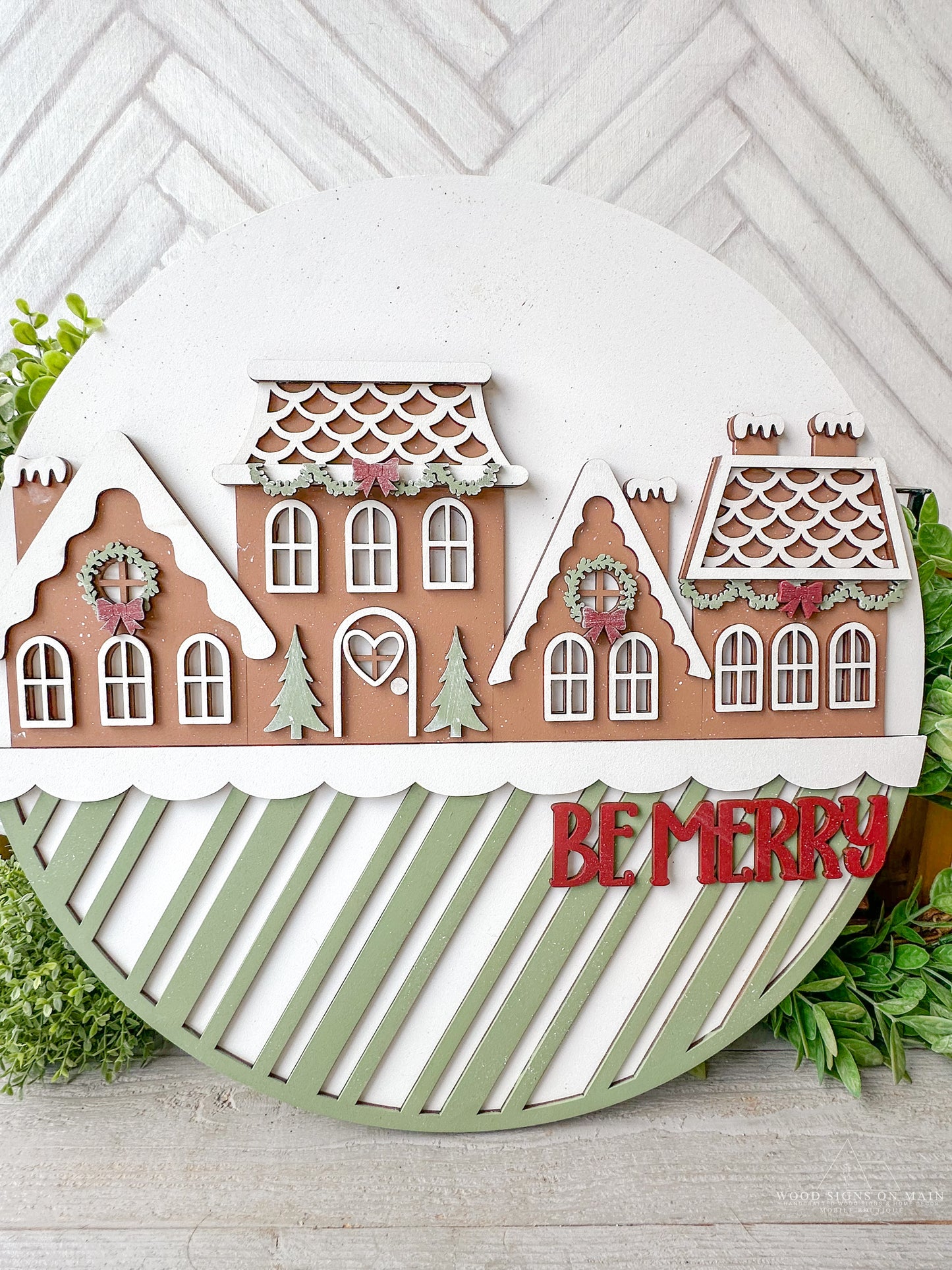 Be Merry Gingerbread house wood door round
