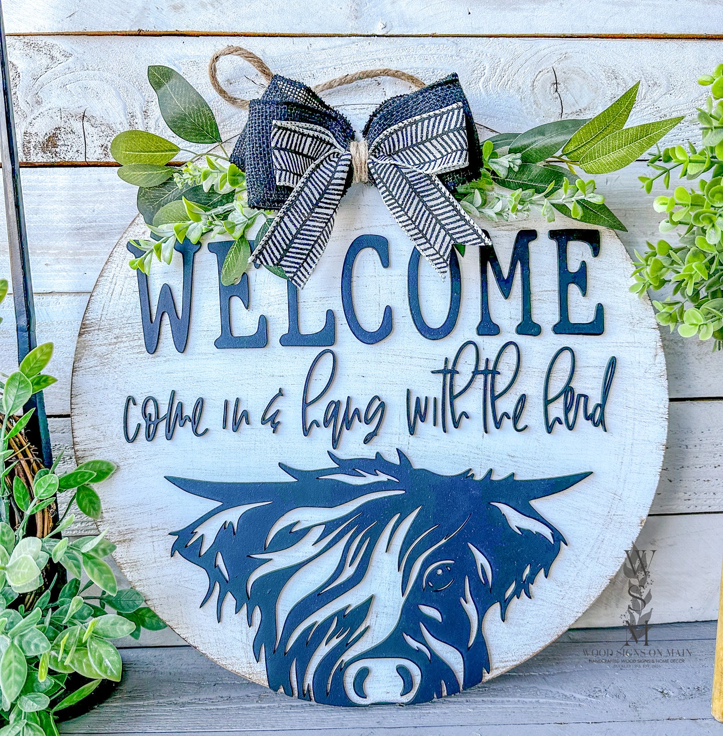 Highland Cow Welcome Sign – Rustic Farmhouse Door Hanger