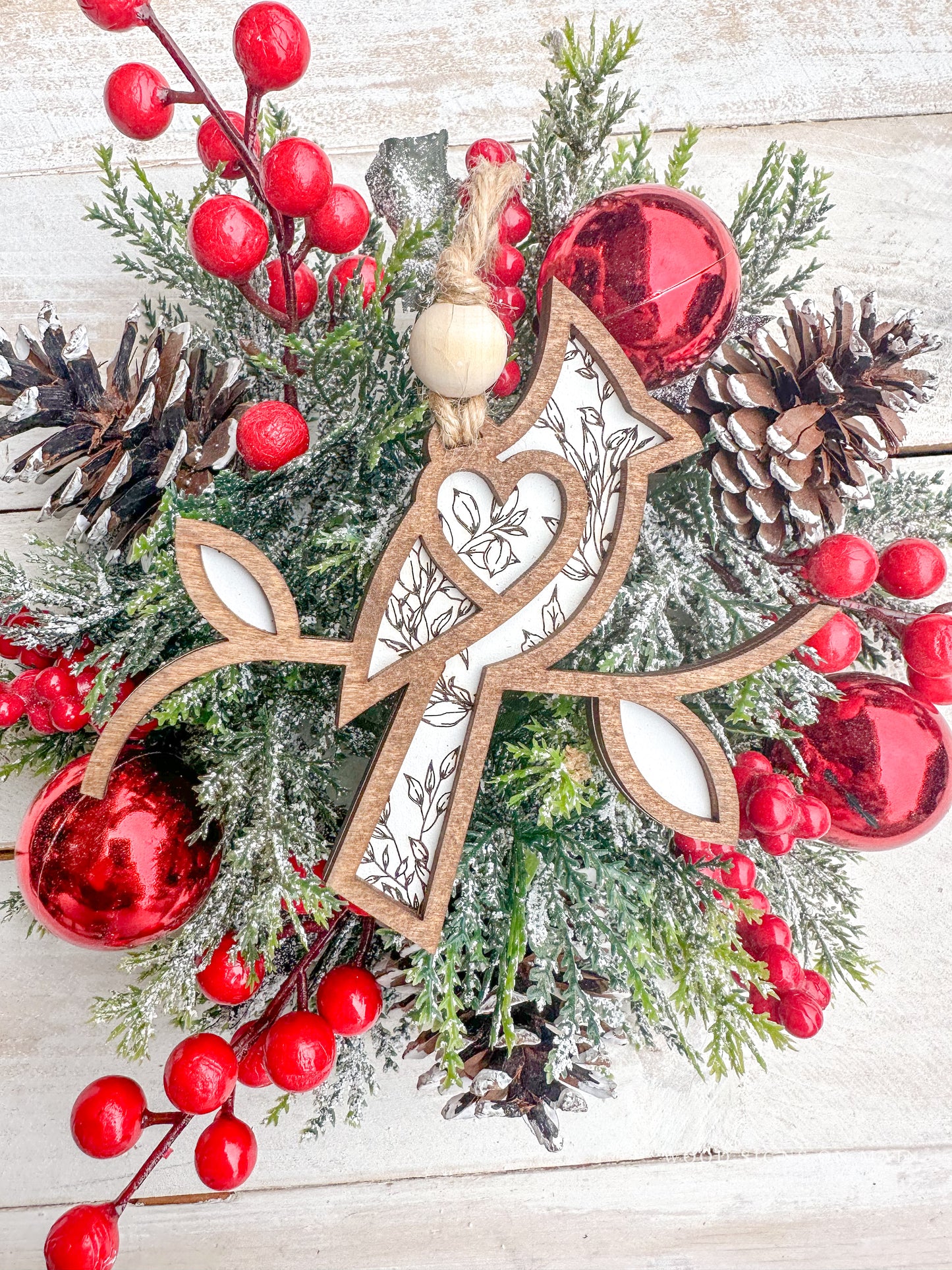 Floral Cardinal Ornament.