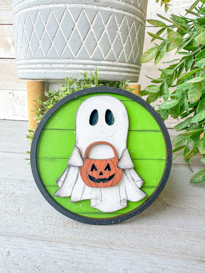 Mini ghost shelf sitter W/ Easel