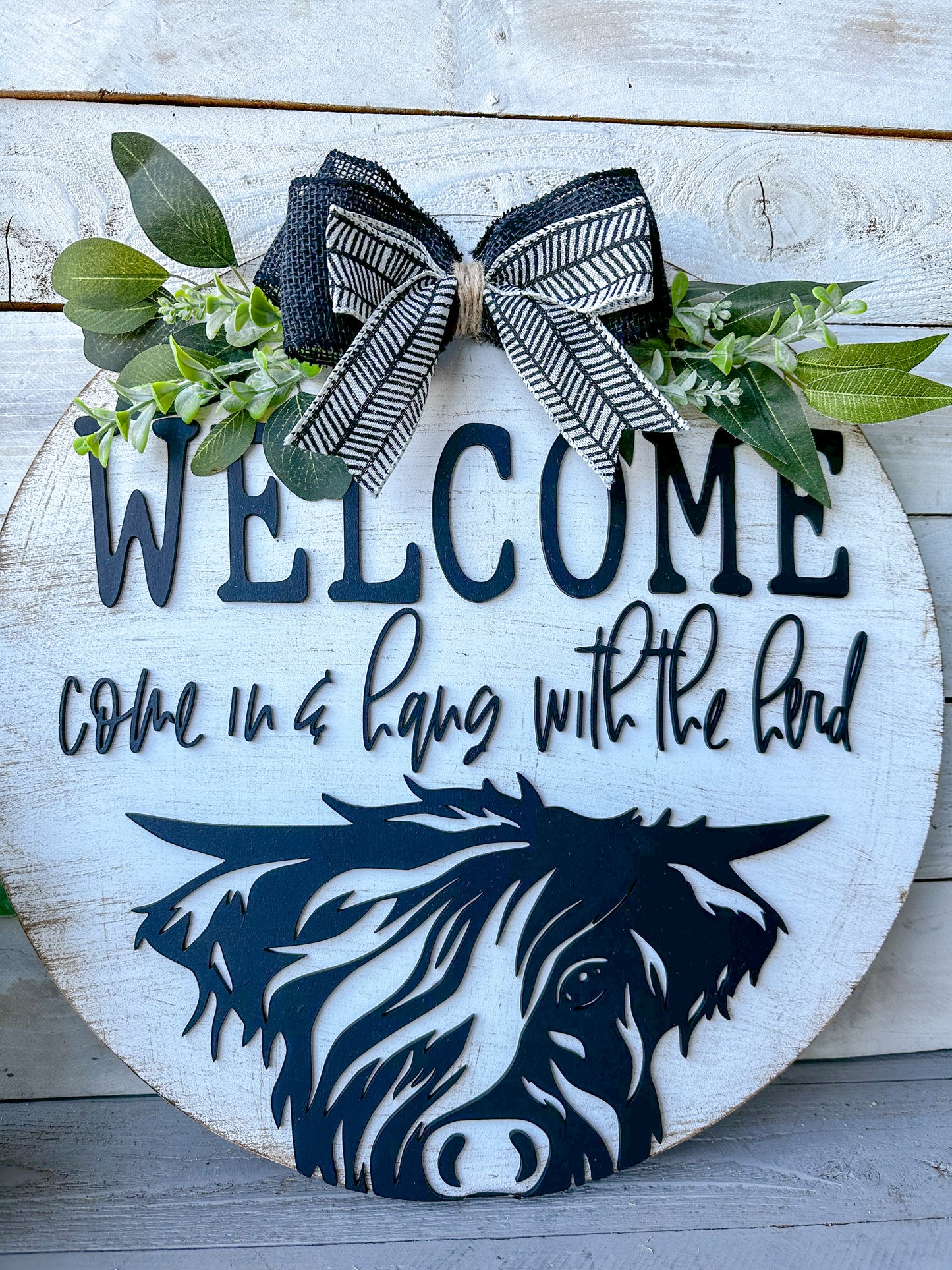 Highland Cow Welcome Sign – Rustic Farmhouse Door Hanger
