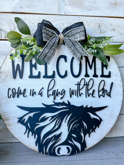 Highland Cow Welcome Sign – Rustic Farmhouse Door Hanger