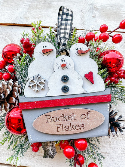 A bunch of flakes snowman friendship, Christmas ornament