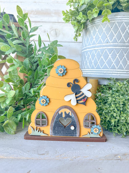 Bee hive standing house, with tea light holder